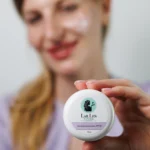 НАТУРАЛЬНИЙ СОНЦЕЗАХИСНИЙ КРЕМ ДЛЯ ОБЛИЧЧЯ з SPF 50 - Зображення 2